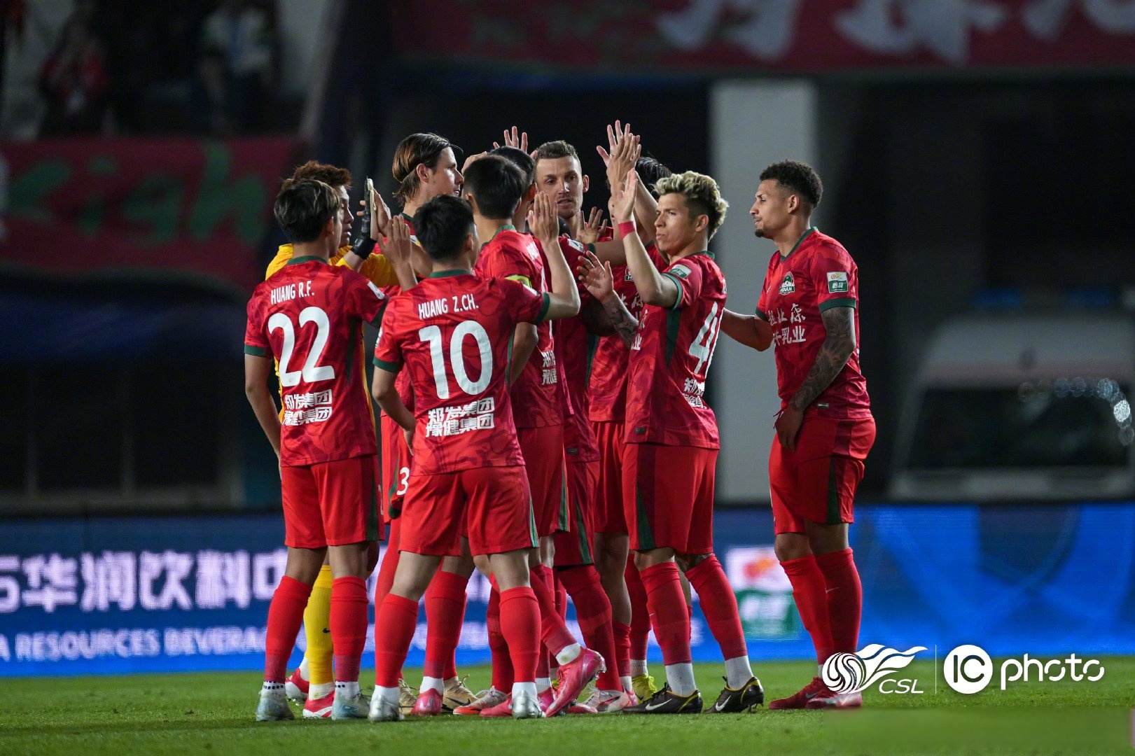 包含赛地聚焦——中超窗口期热度飙升，拉齐奥主帅复盘，球迷炸锅，数据趋势出现新变化的词条