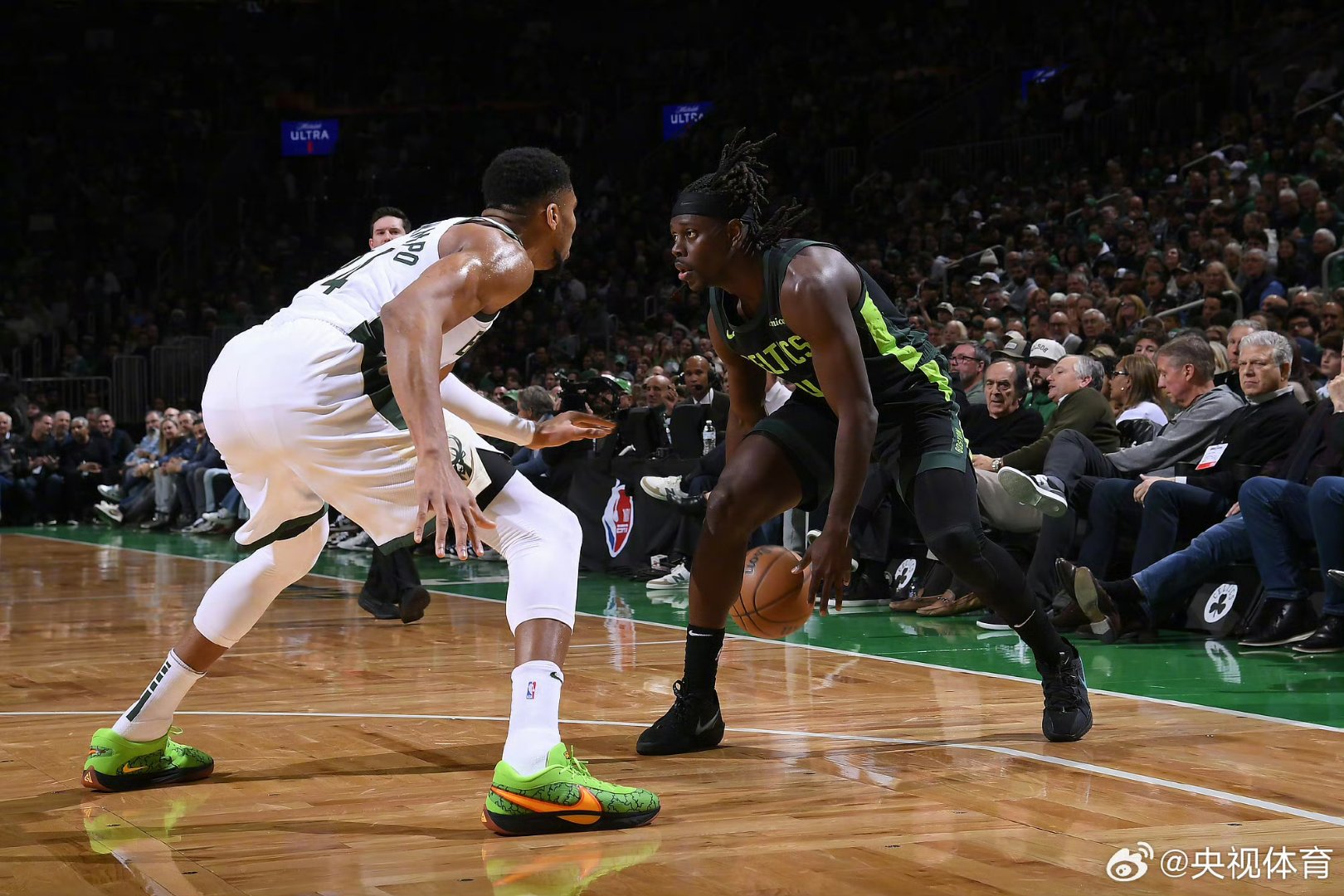 密尔沃基雄鹿发布备战花絮，冲刺阶段队长鼓劲，NBA季后赛任务艰巨，轮换策略成焦点的简单介绍-中欧网页版